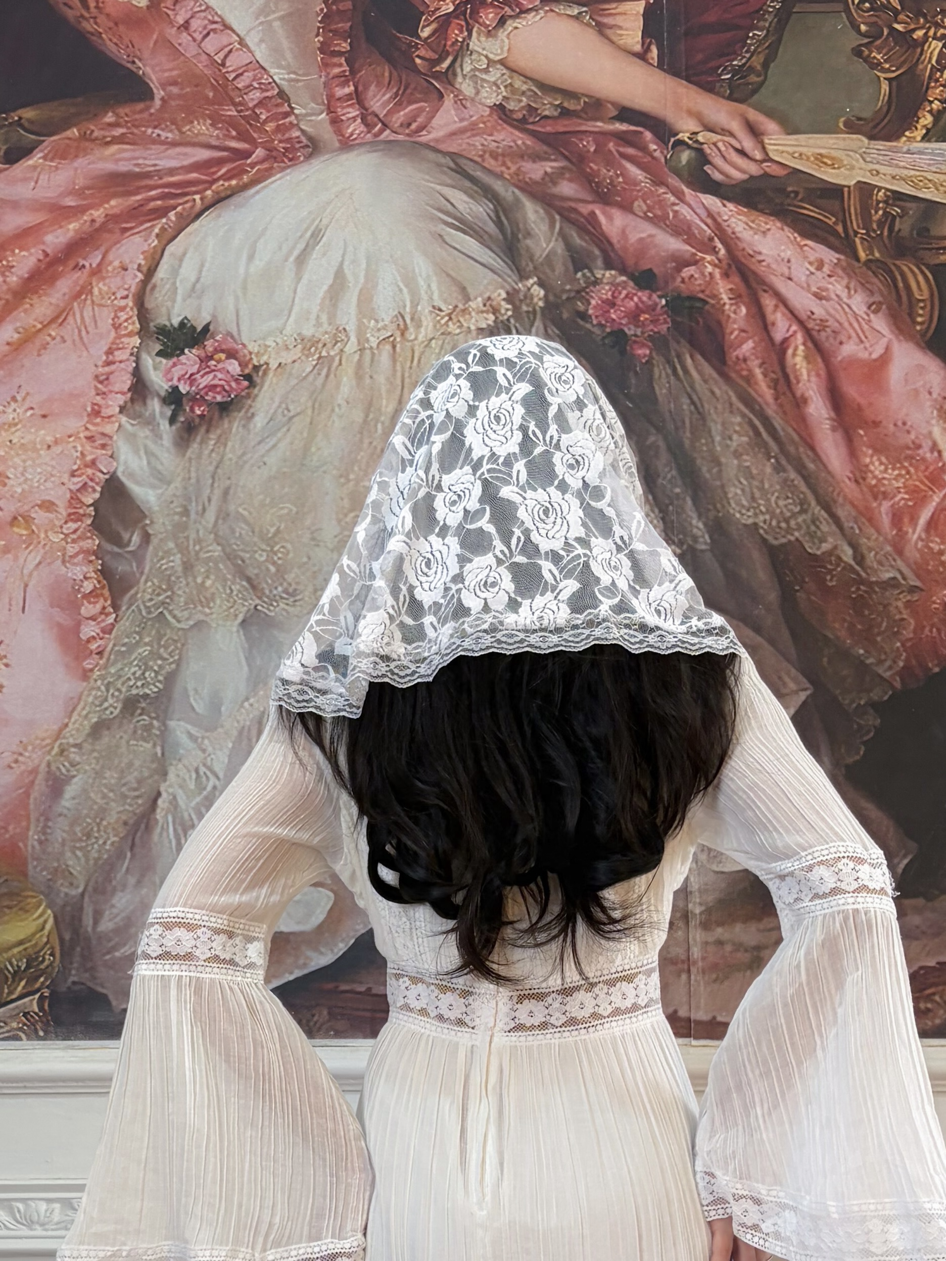 White Rose Mantilla