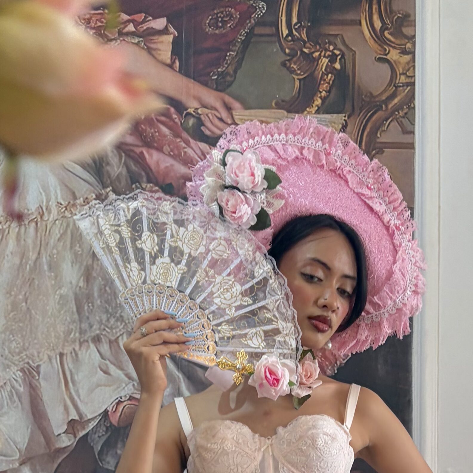 White Lace Fan With Pink Rose