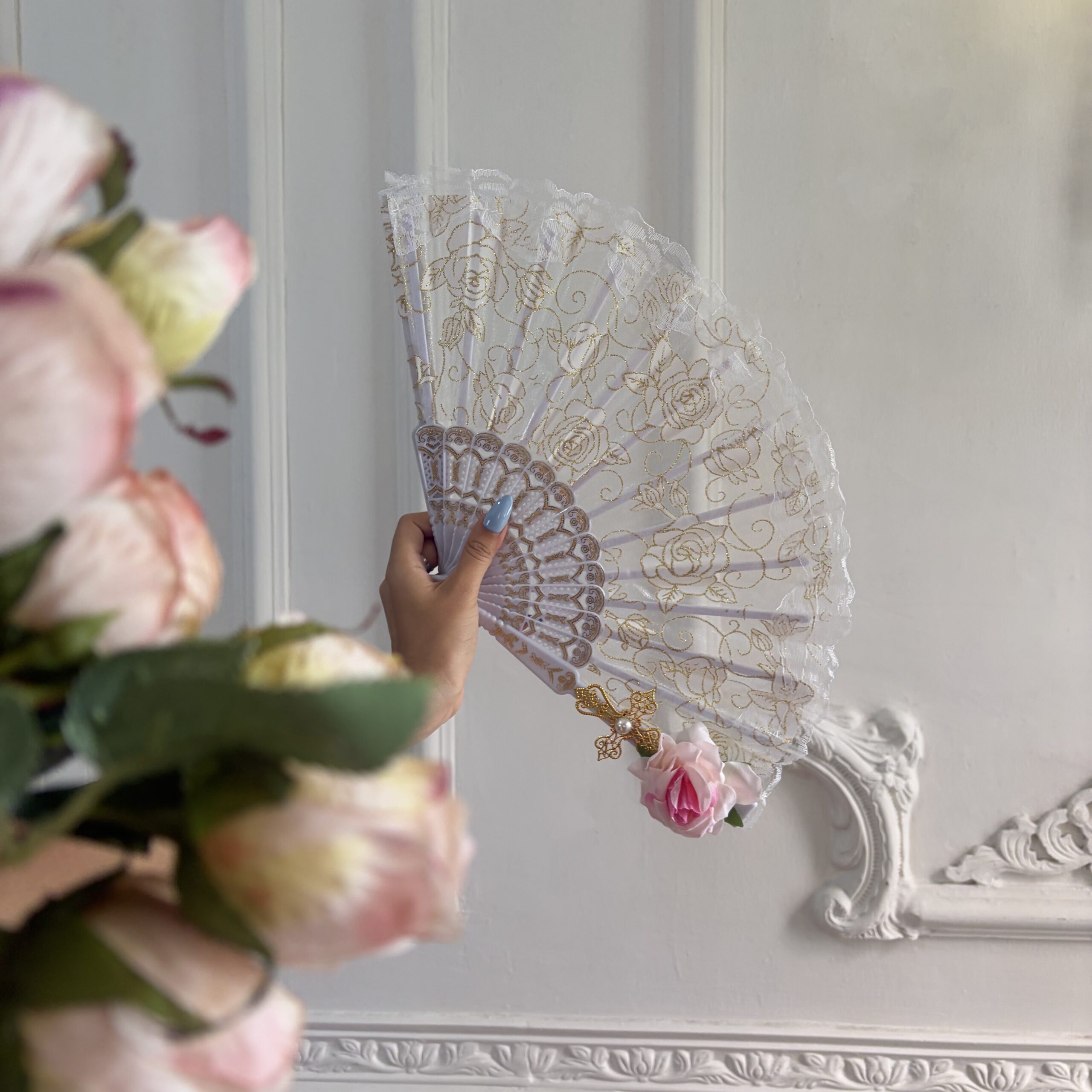 White Lace Fan With Pink Rose