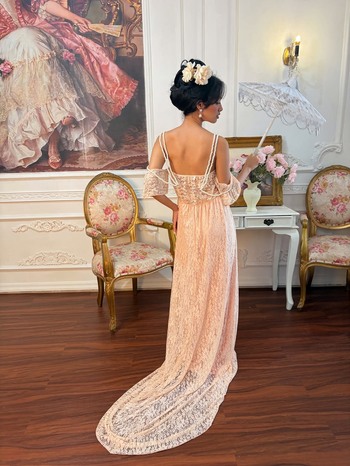 Peach Lace Empress